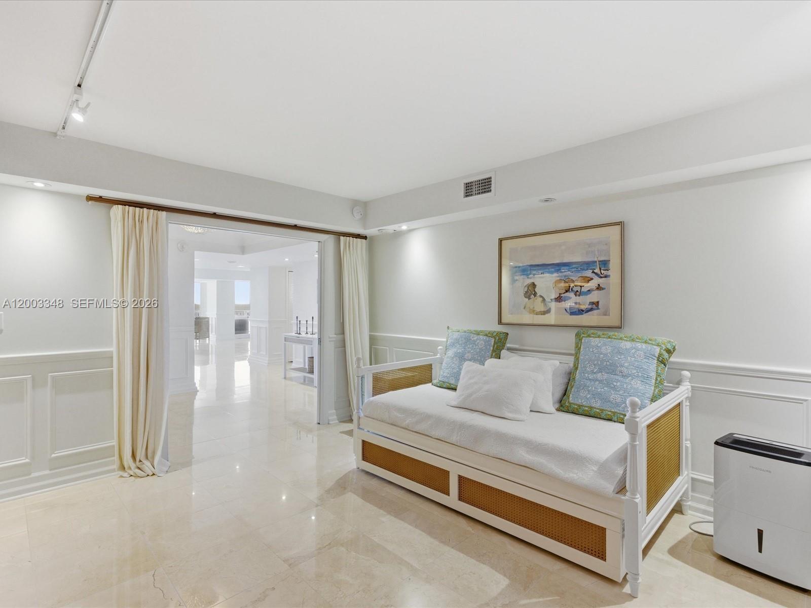 600 Grapetree Dr #10BN, Key Biscayne FL 33149