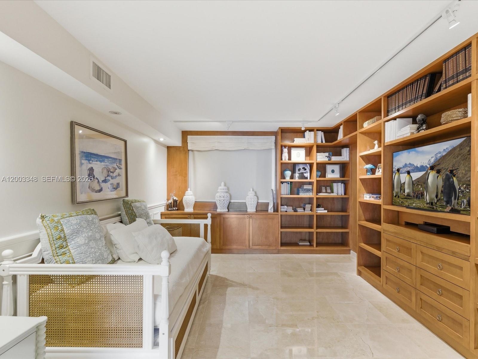 600 Grapetree Dr #10BN, Key Biscayne FL 33149