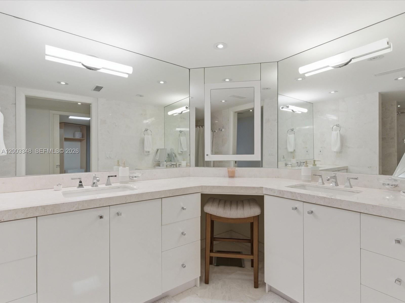 600 Grapetree Dr #10BN, Key Biscayne FL 33149