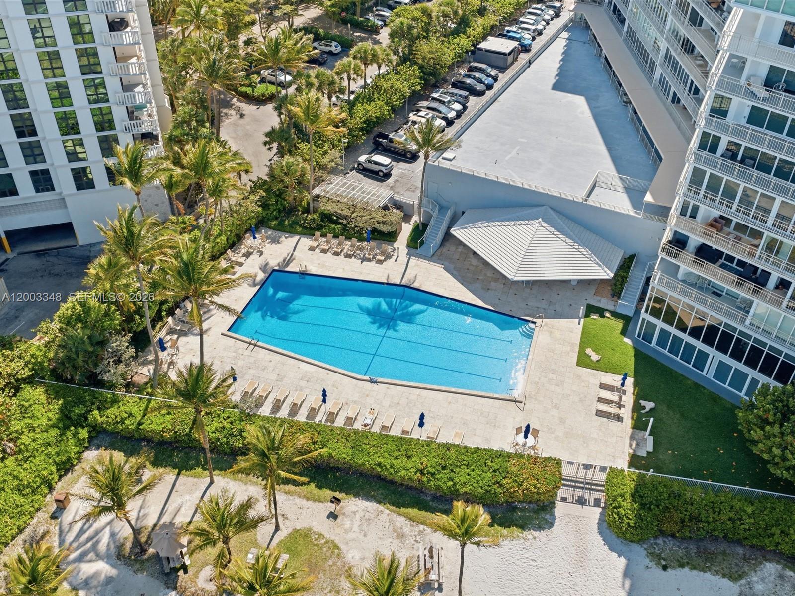 600 Grapetree Dr #10BN, Key Biscayne FL 33149