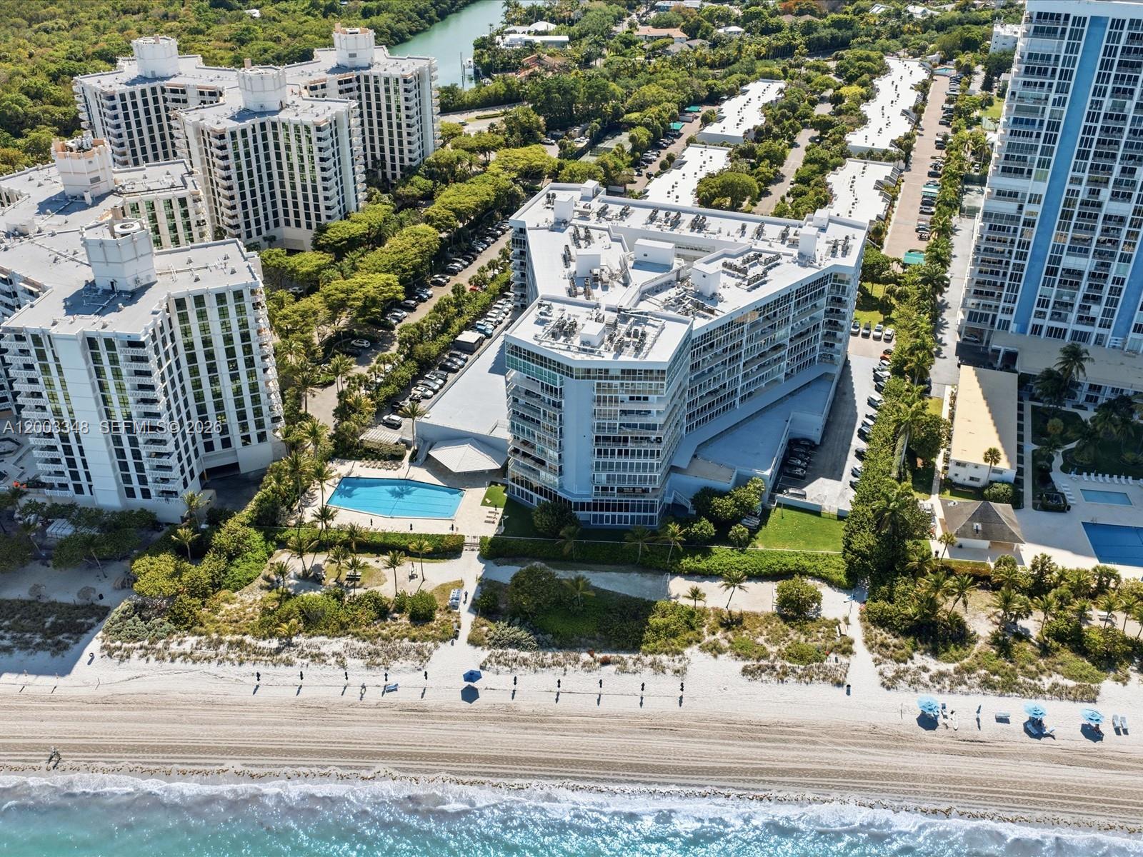 600 Grapetree Dr #10BN, Key Biscayne FL 33149