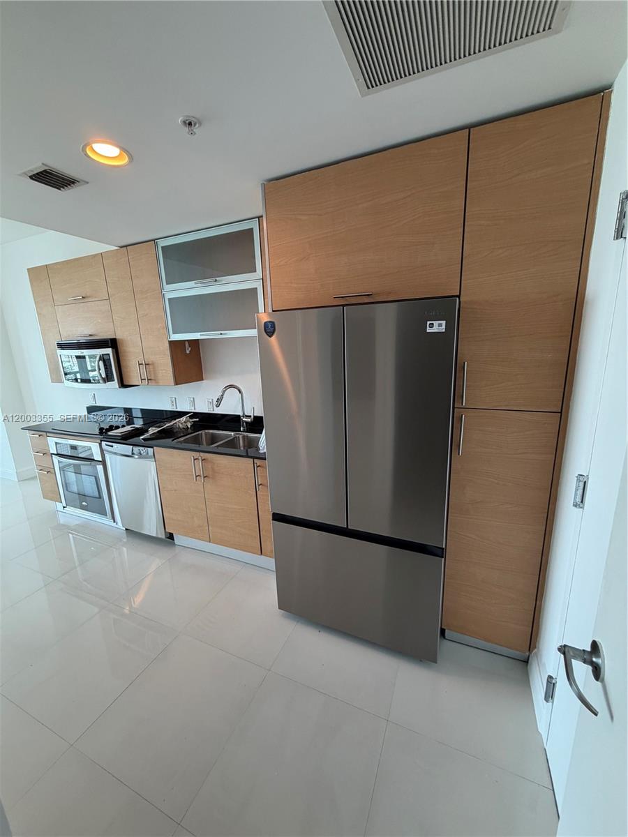 60 SW 13th St #1605, Miami FL 33130