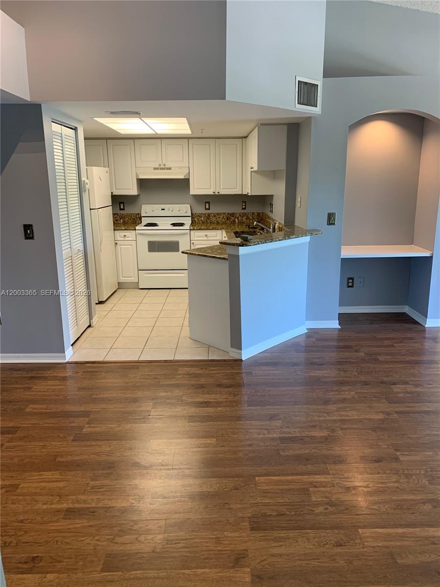 600 N Crestwood Ct N #610, Royal Palm Beach FL 33411