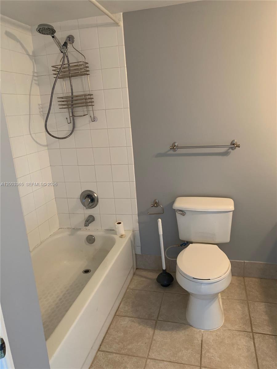 600 N Crestwood Ct N #610, Royal Palm Beach FL 33411
