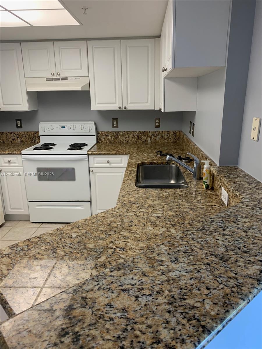 600 N Crestwood Ct N #610, Royal Palm Beach FL 33411