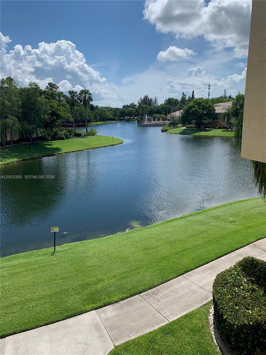 600 N Crestwood Ct N #610, Royal Palm Beach FL 33411