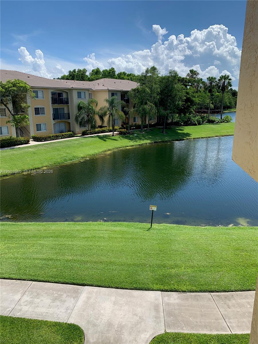 600 N Crestwood Ct N #610, Royal Palm Beach FL 33411