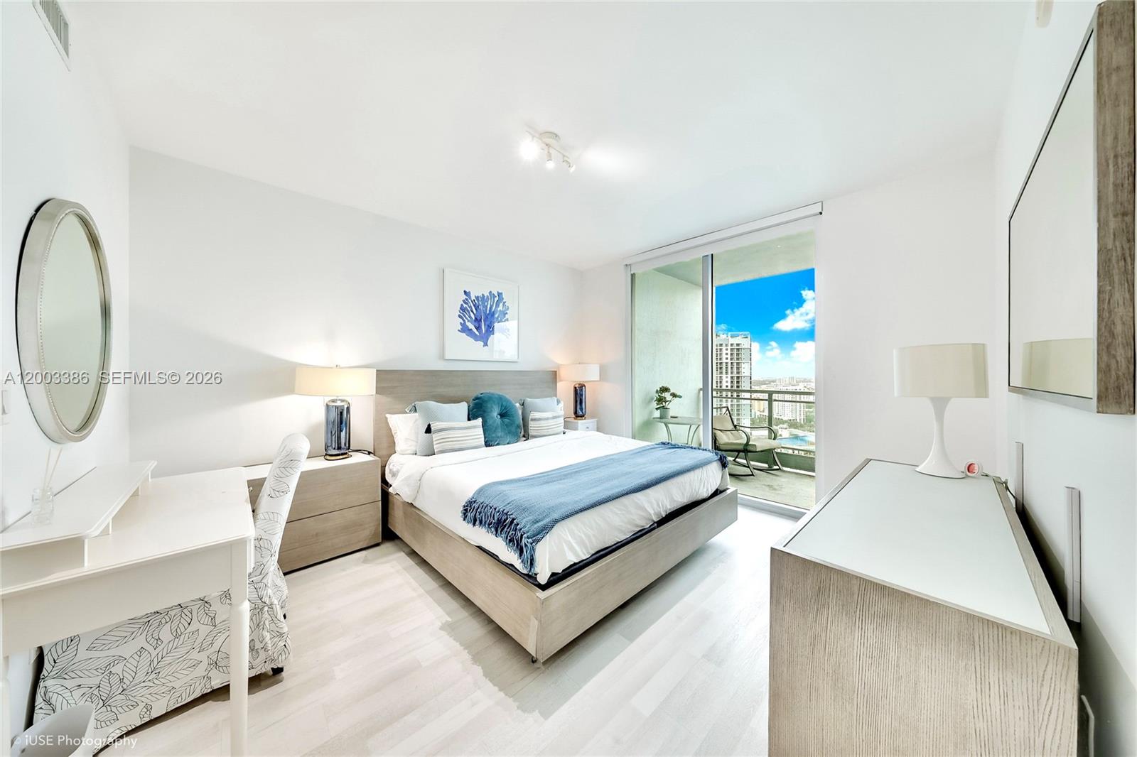 90 SW 3rd St #3109, Miami FL 33130