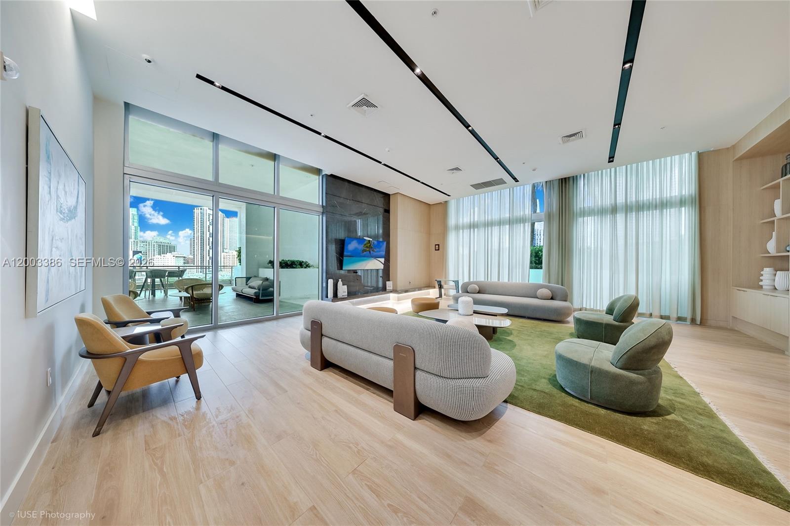 90 SW 3rd St #3109, Miami FL 33130