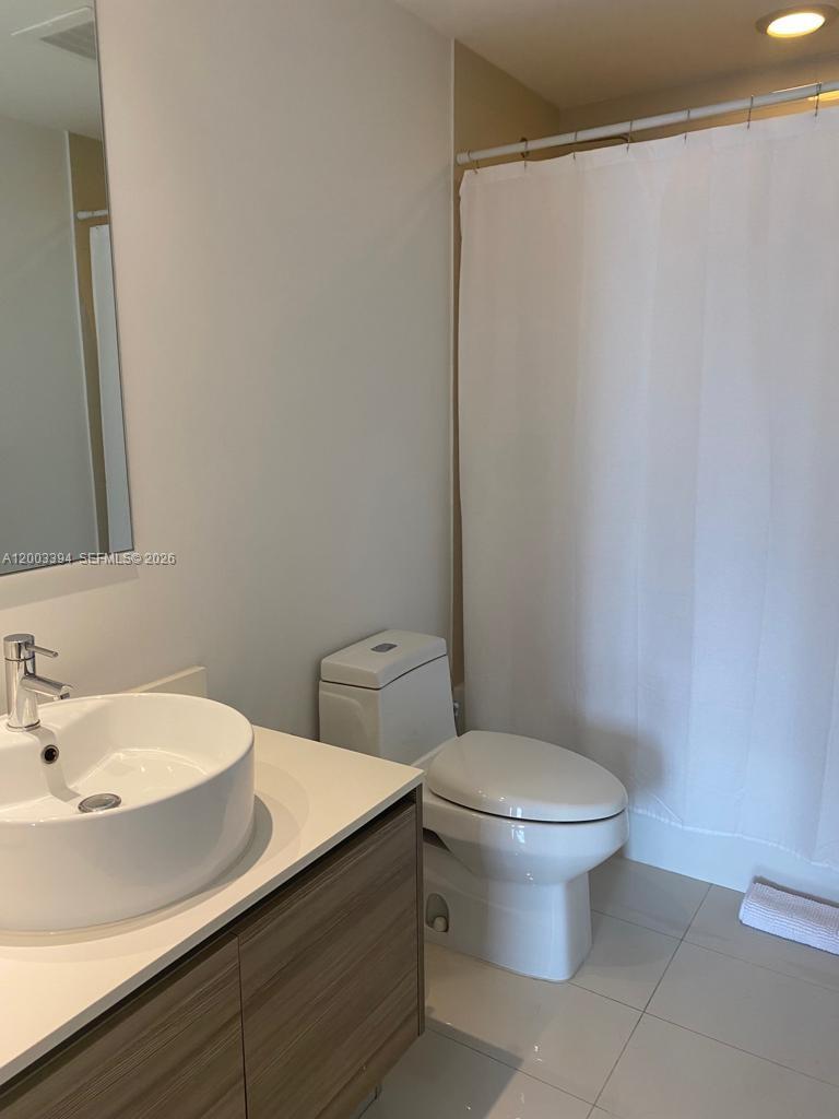 121 NE 34th St #1703, Miami FL 33137