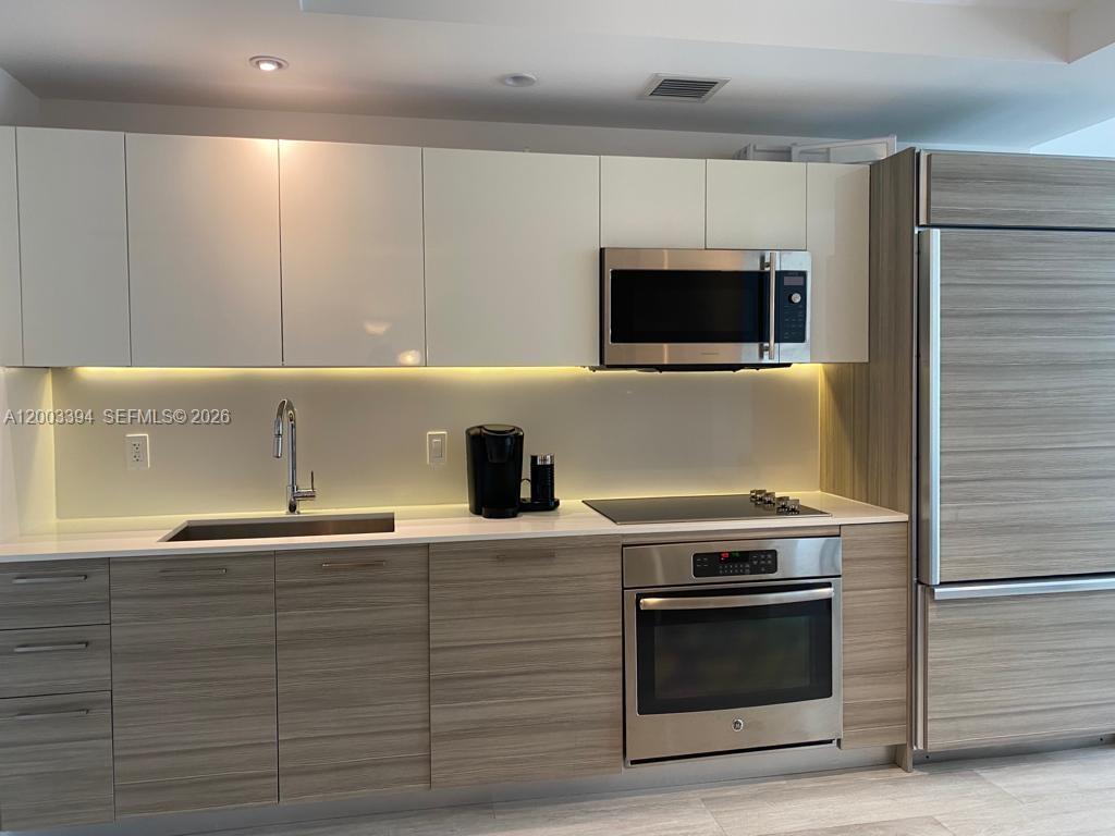 121 NE 34th St #1703, Miami FL 33137
