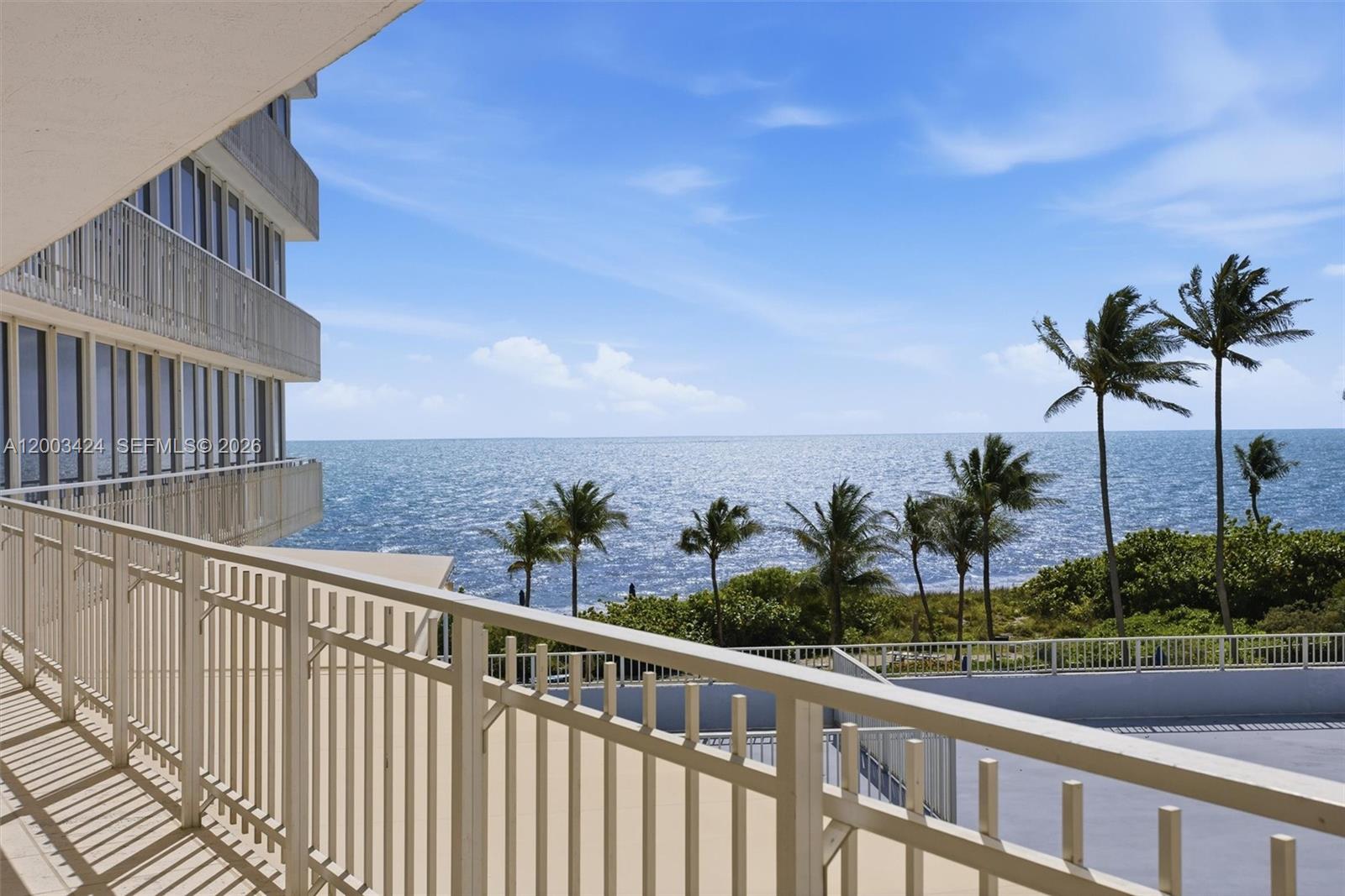 600 Grapetree Dr #4BS, Key Biscayne FL 33149