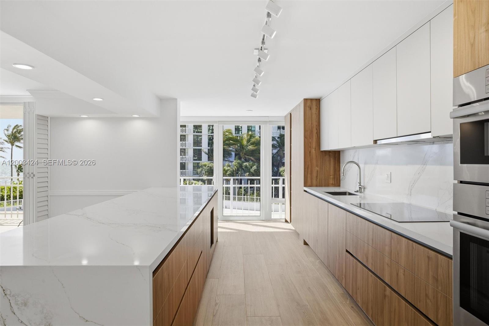 600 Grapetree Dr #4BS, Key Biscayne FL 33149