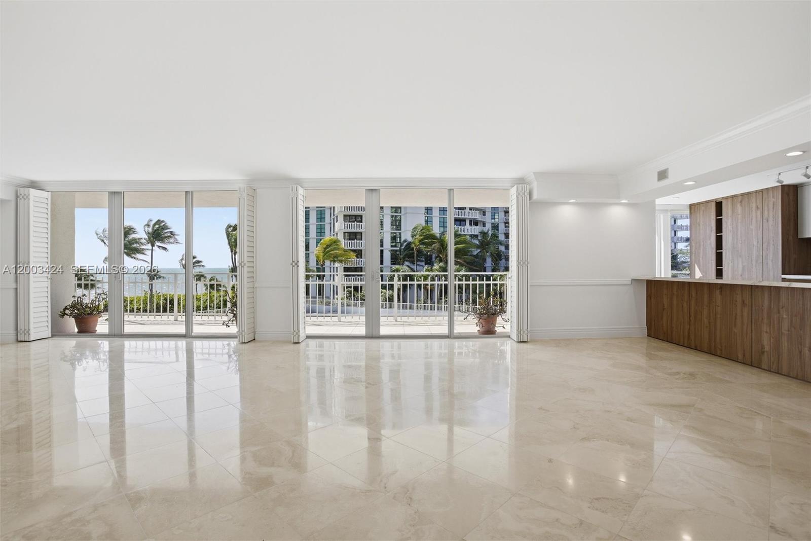 600 Grapetree Dr #4BS, Key Biscayne FL 33149