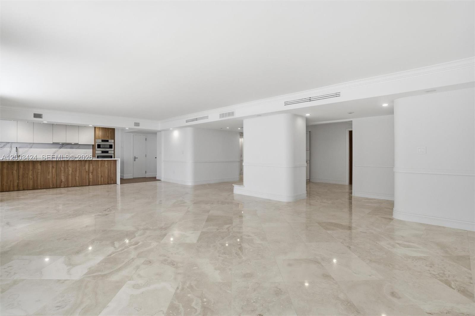600 Grapetree Dr #4BS, Key Biscayne FL 33149