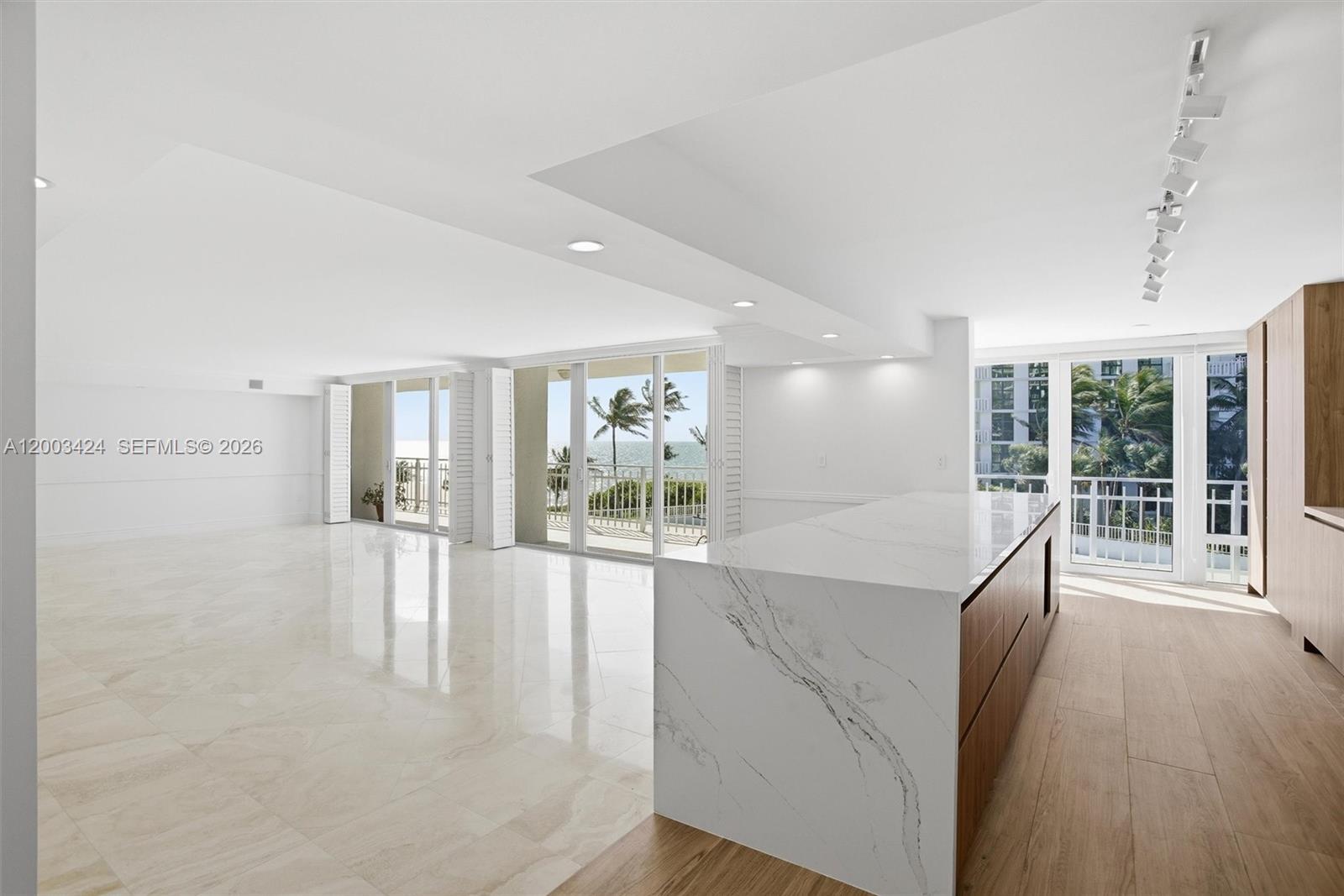 600 Grapetree Dr #4BS, Key Biscayne FL 33149