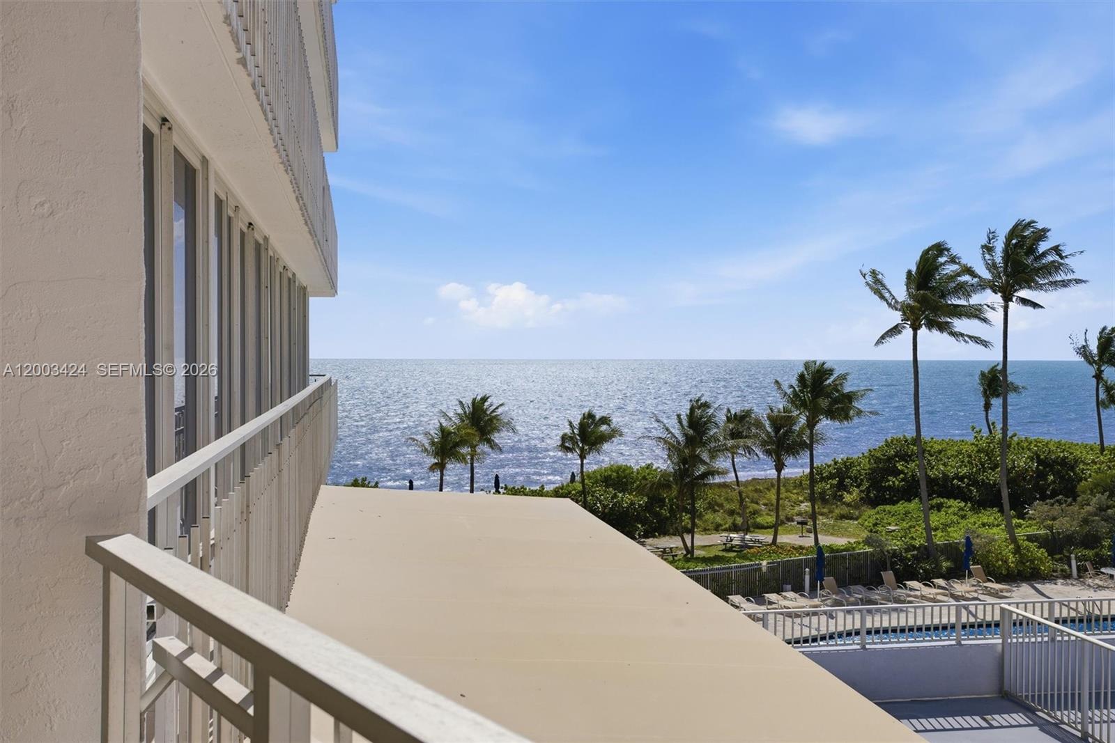 600 Grapetree Dr #4BS, Key Biscayne FL 33149