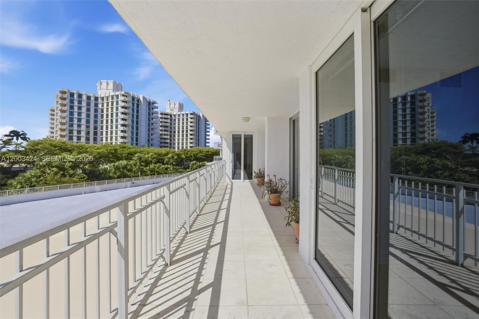 600 Grapetree Dr #4BS, Key Biscayne FL 33149