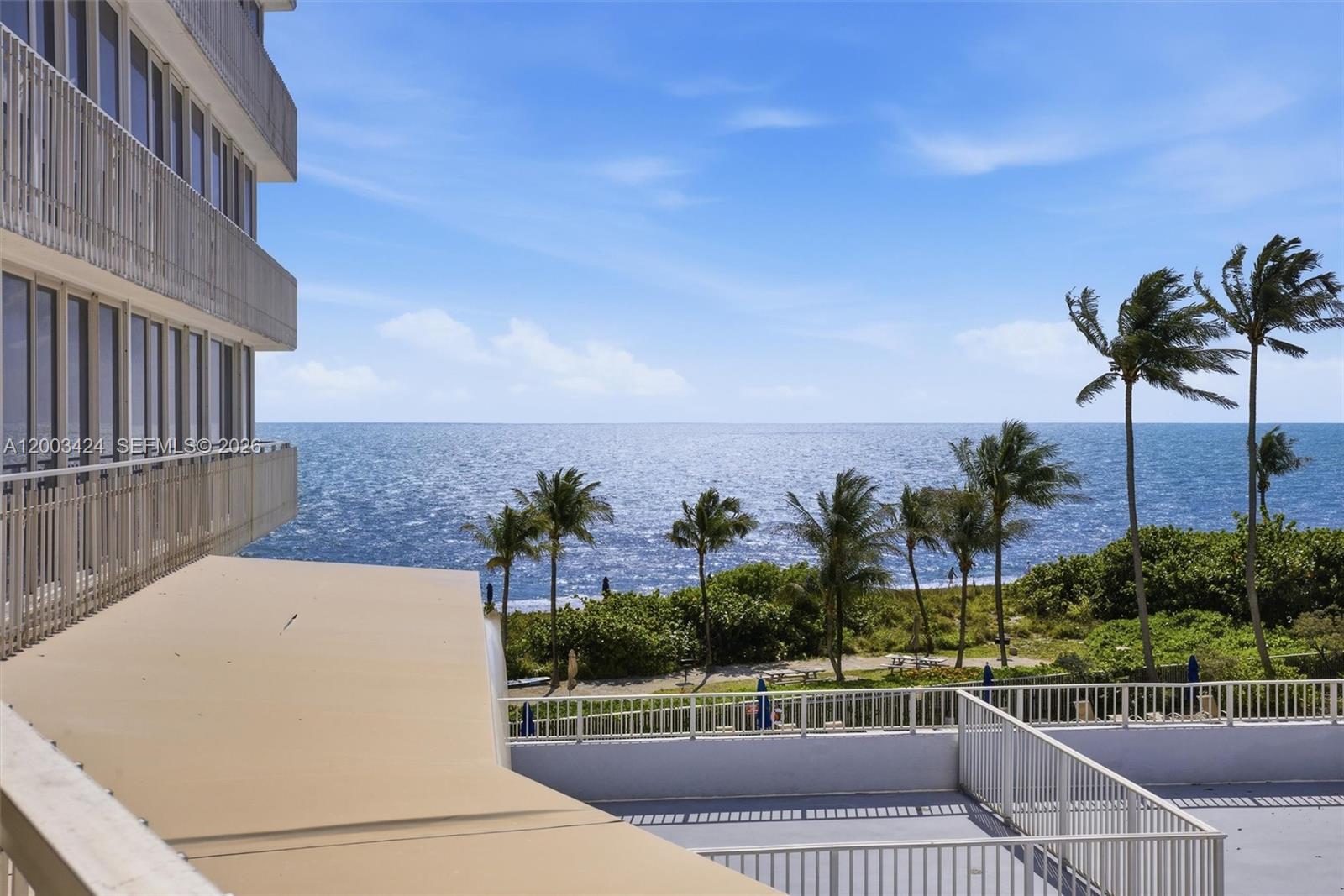 600 Grapetree Dr #4BS, Key Biscayne FL 33149