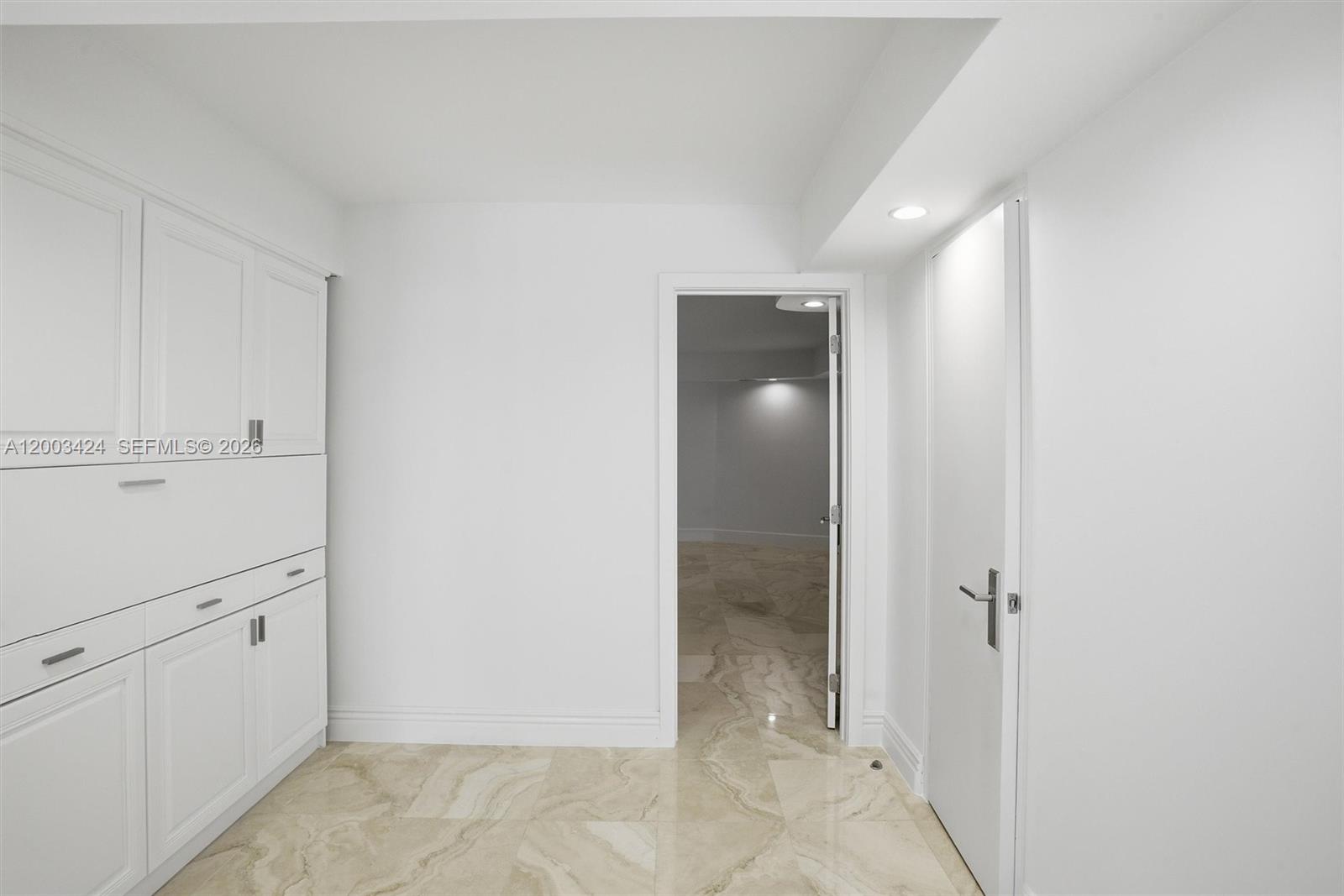 600 Grapetree Dr #4BS, Key Biscayne FL 33149