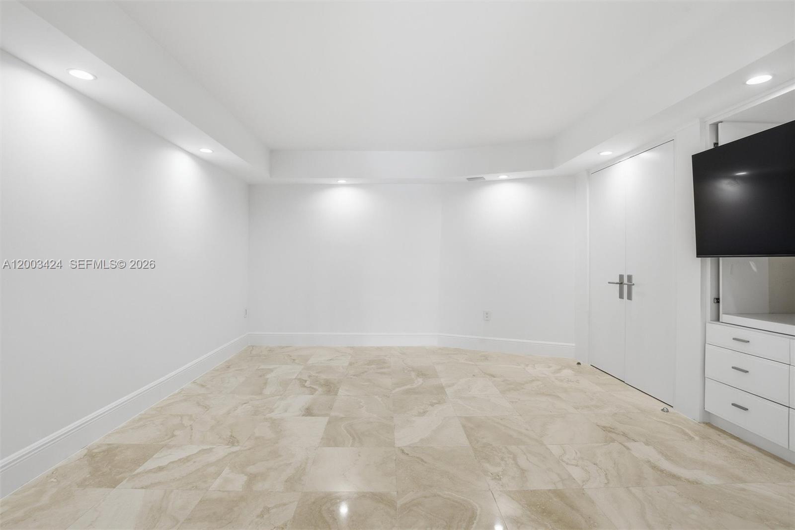 600 Grapetree Dr #4BS, Key Biscayne FL 33149