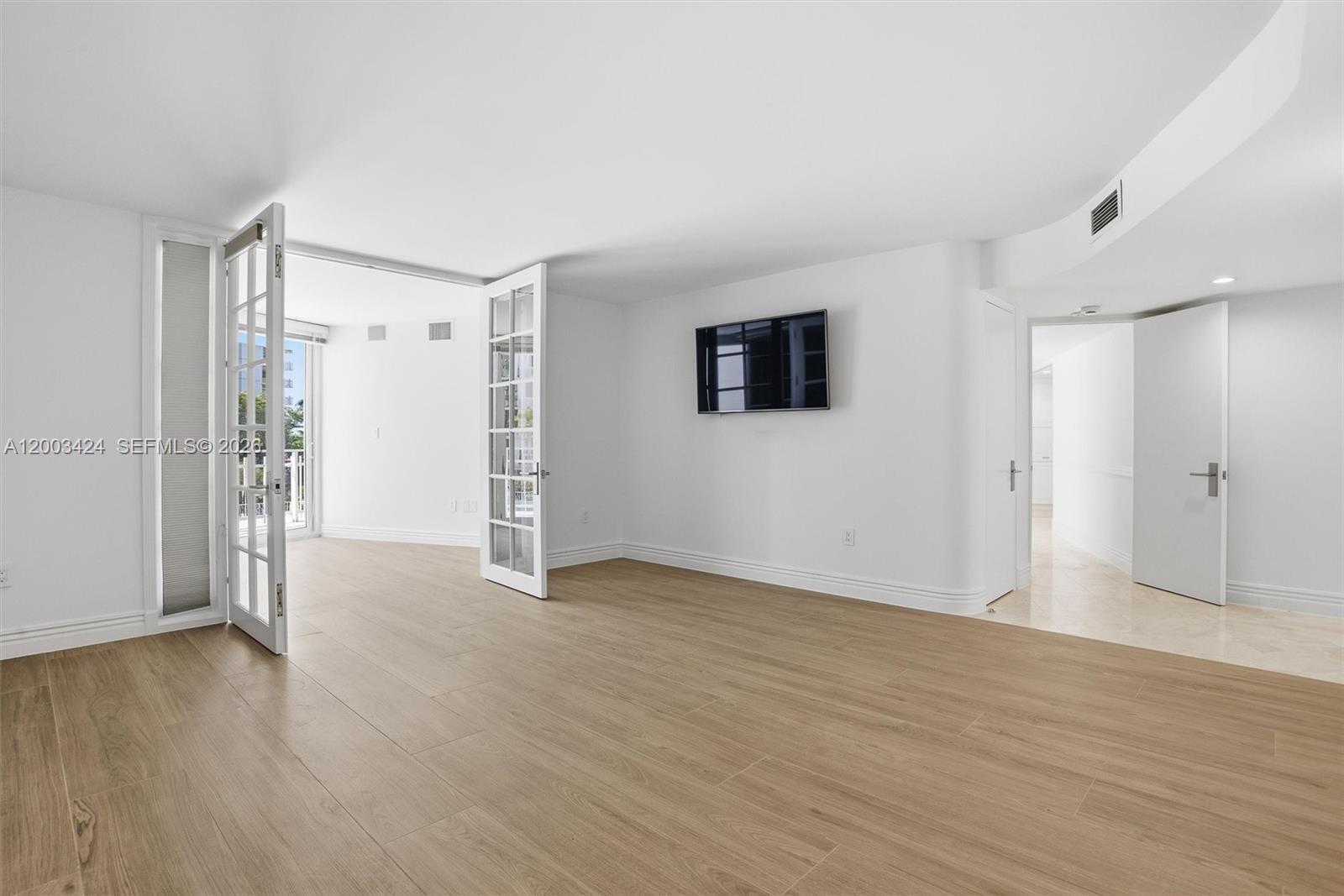 600 Grapetree Dr #4BS, Key Biscayne FL 33149