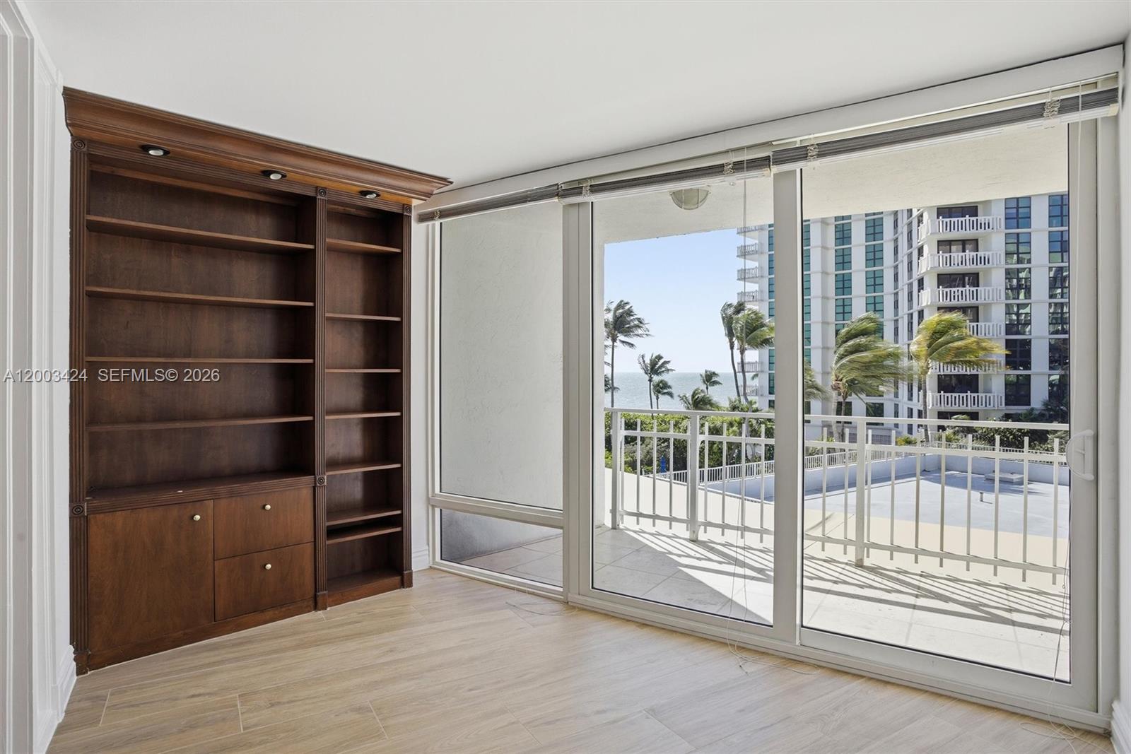 600 Grapetree Dr #4BS, Key Biscayne FL 33149