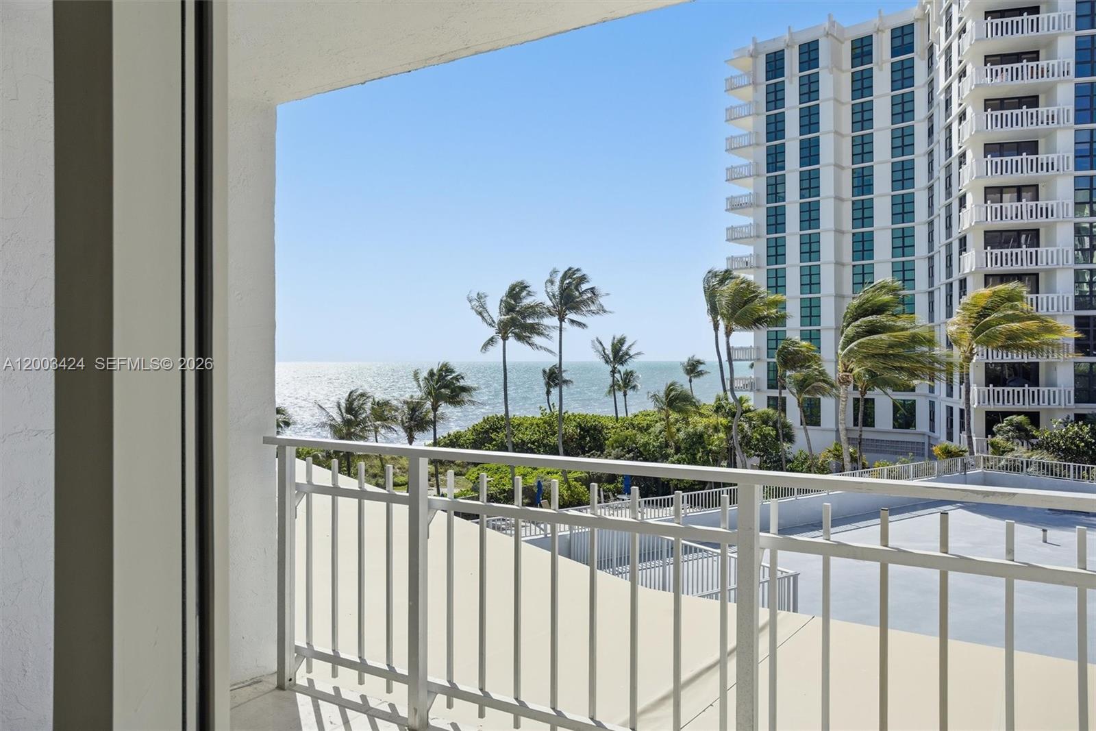 600 Grapetree Dr #4BS, Key Biscayne FL 33149