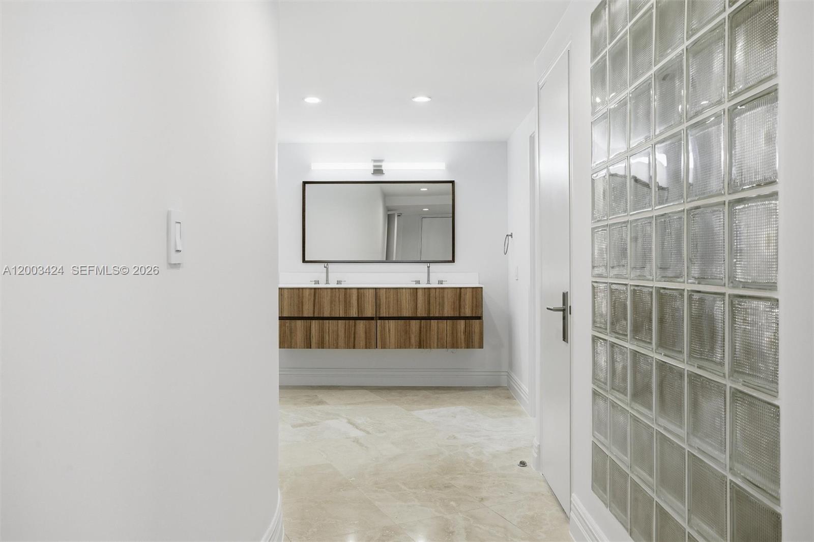 600 Grapetree Dr #4BS, Key Biscayne FL 33149