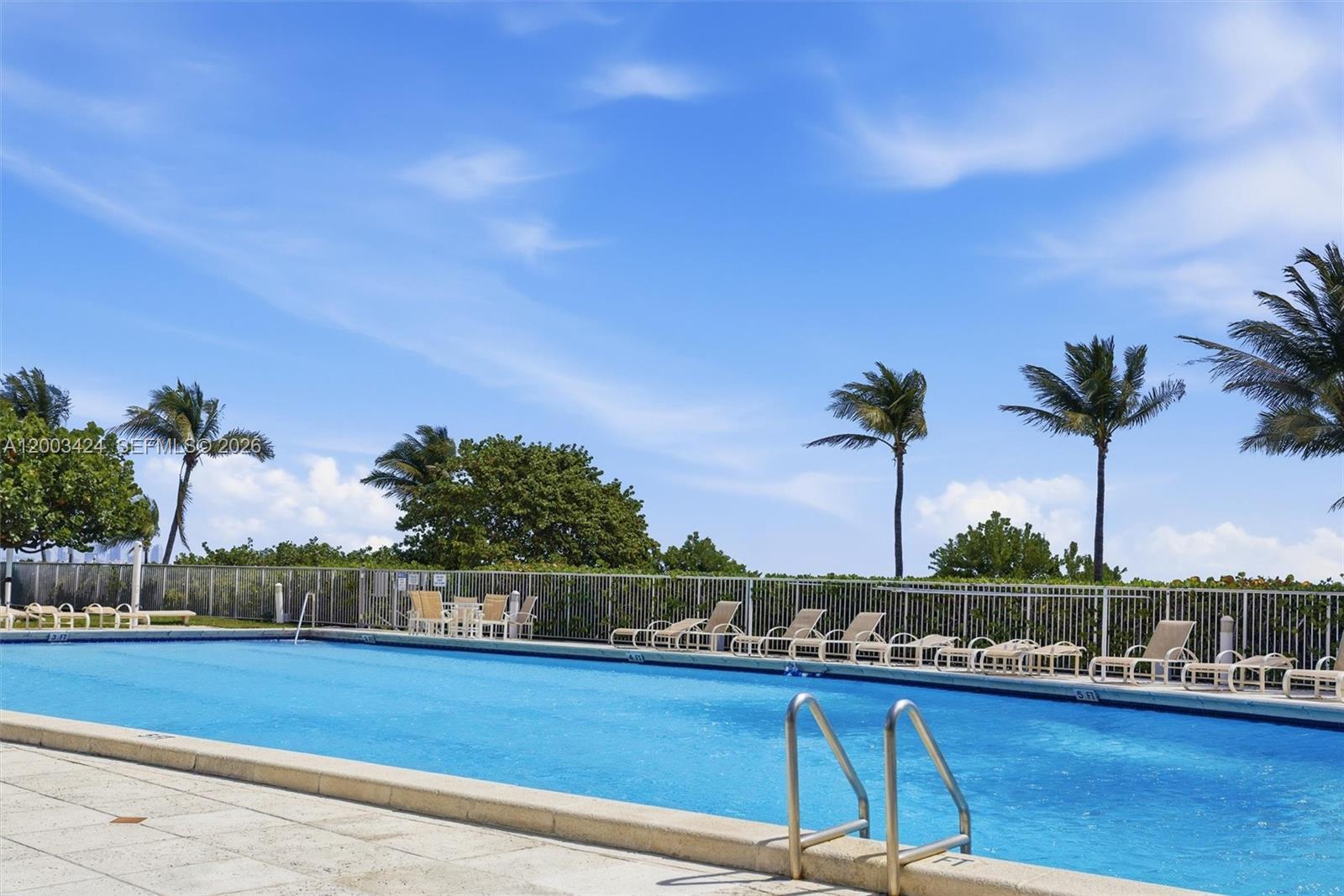 600 Grapetree Dr #4BS, Key Biscayne FL 33149