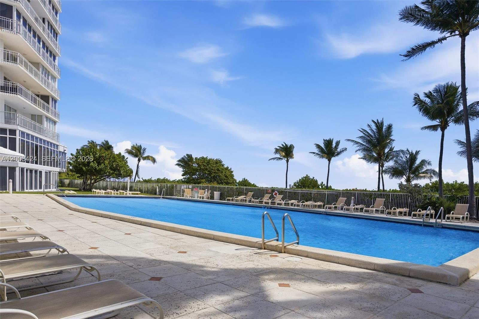 600 Grapetree Dr #4BS, Key Biscayne FL 33149