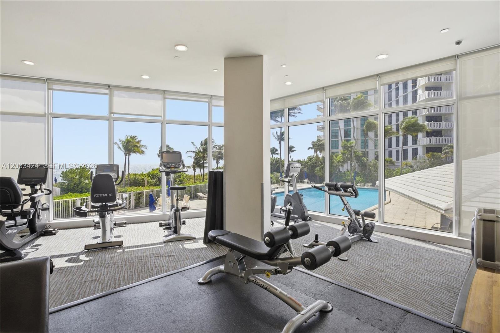 600 Grapetree Dr #4BS, Key Biscayne FL 33149