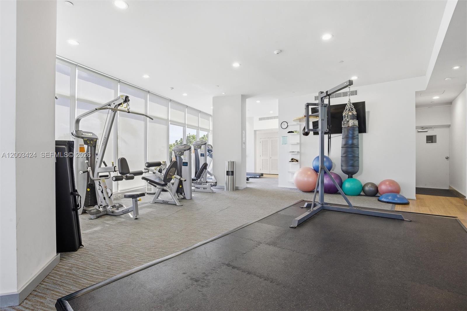 600 Grapetree Dr #4BS, Key Biscayne FL 33149