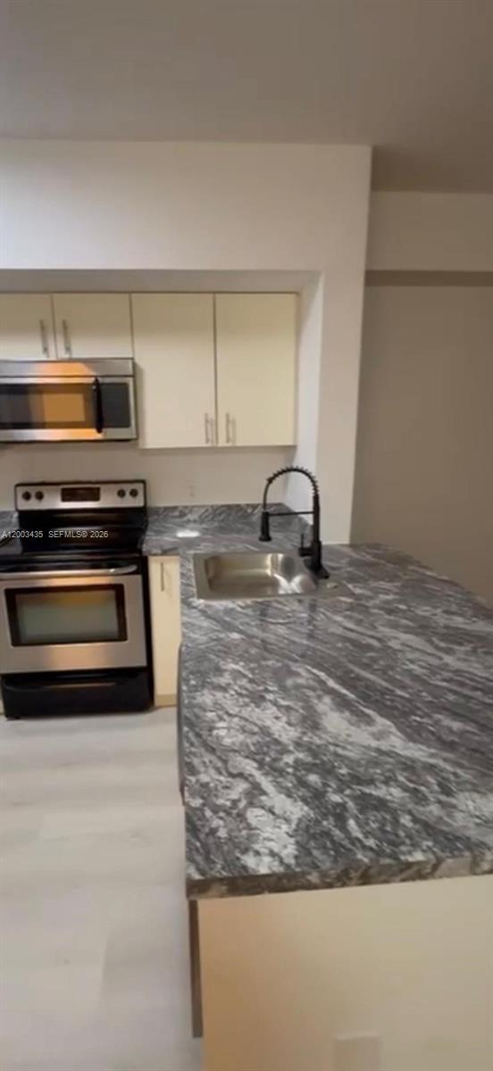 5077 NW 7th St #1107, Miami FL 33126