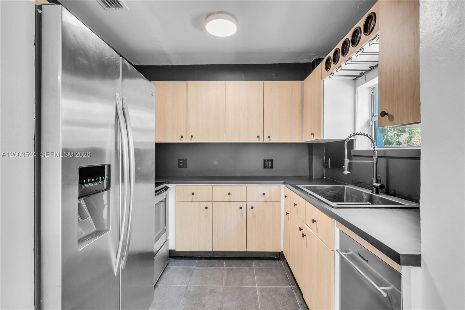10 Century Ln, Miami Beach FL 33139