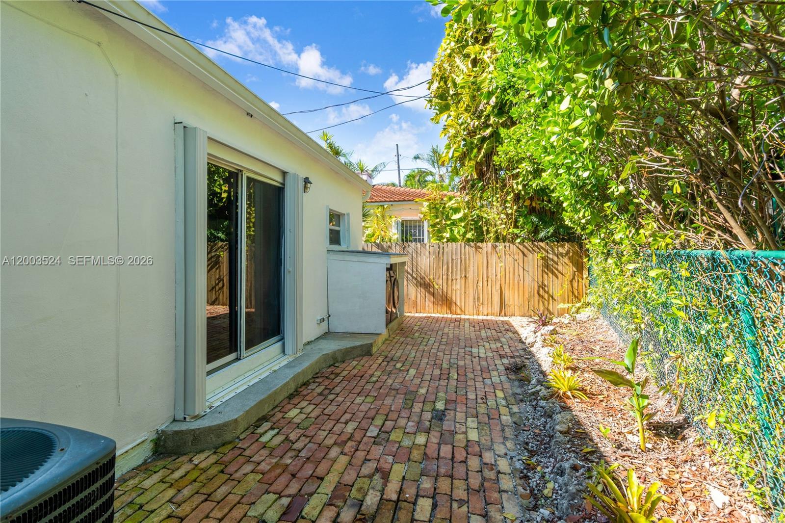 10 Century Ln, Miami Beach FL 33139