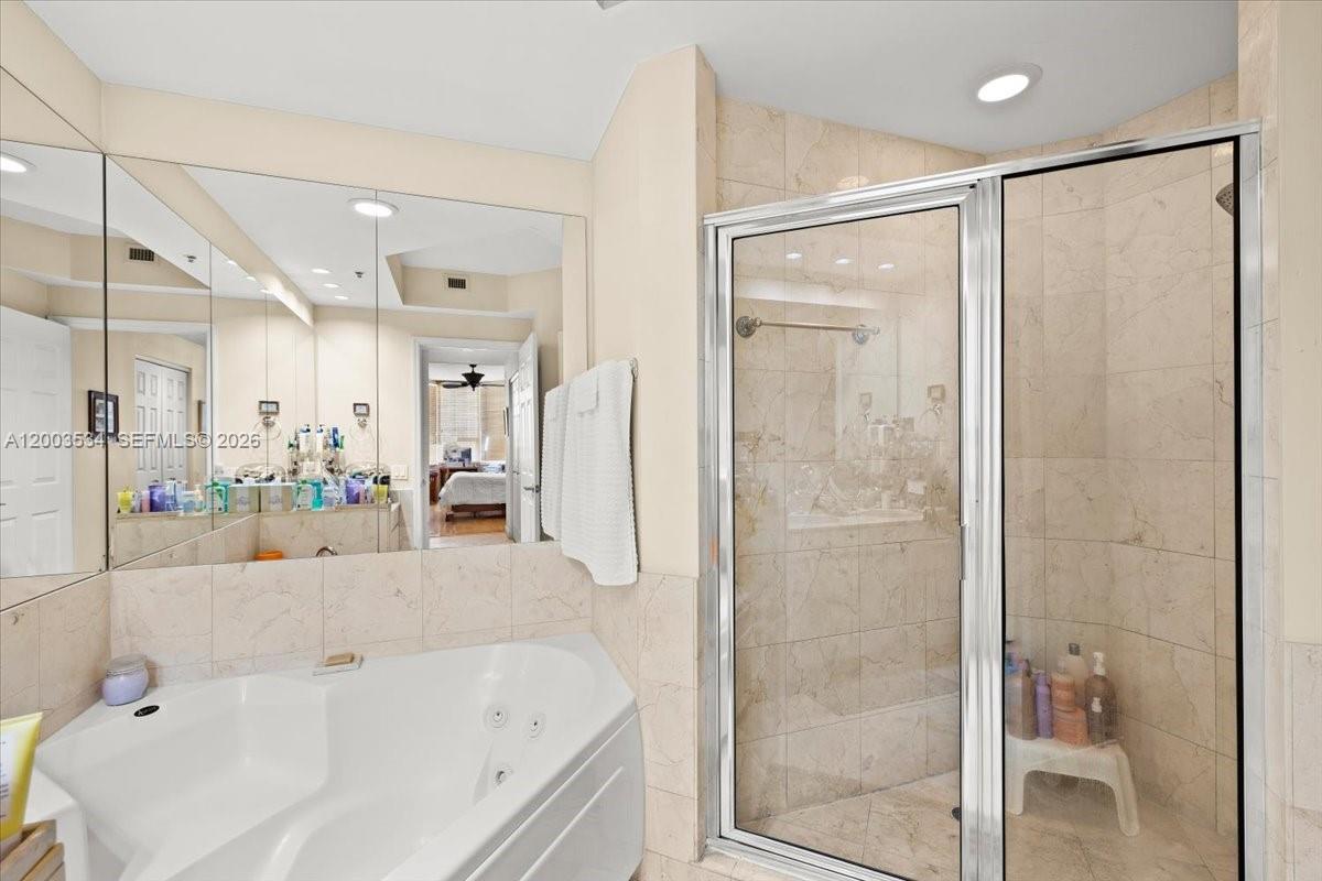 808 BRICKELL KEY DR #1205, Miami FL 33131