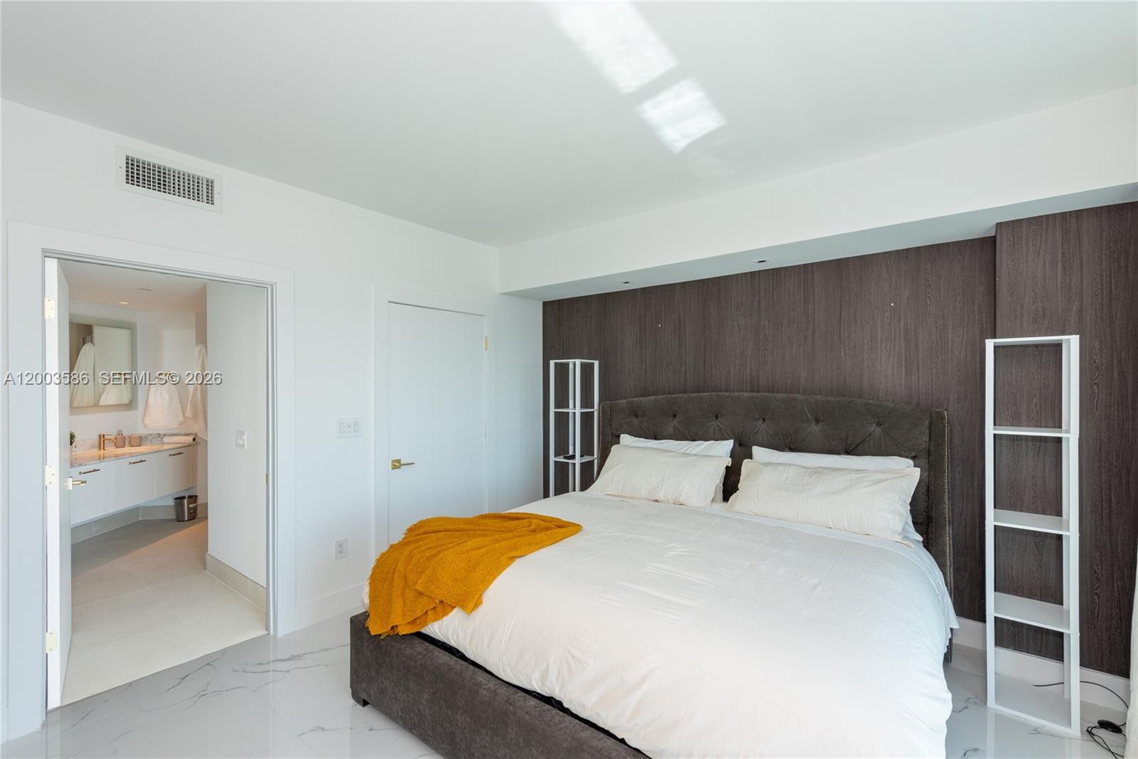 500 Brickell Ave #3802, Miami FL 33131
