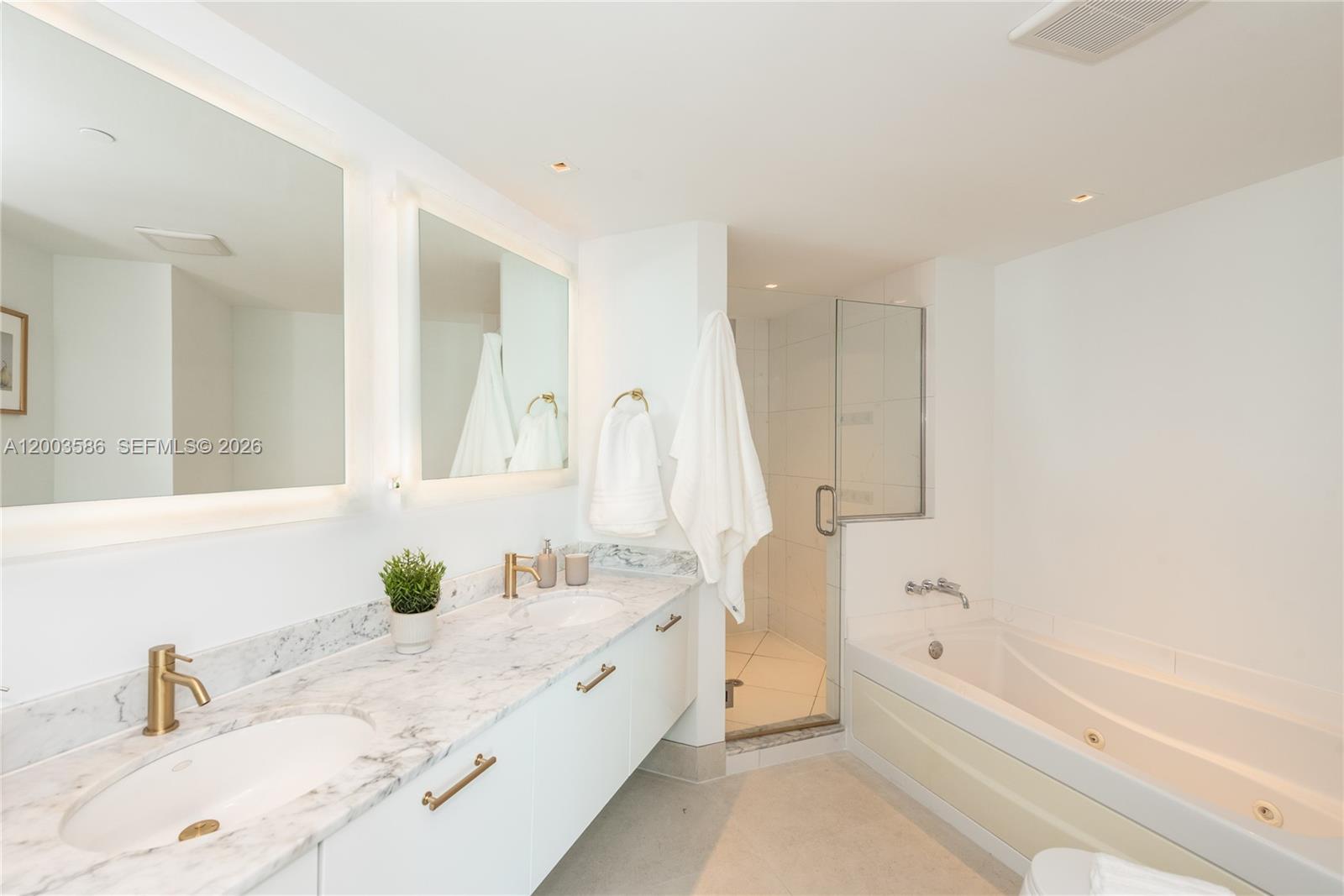500 Brickell Ave #3802, Miami FL 33131