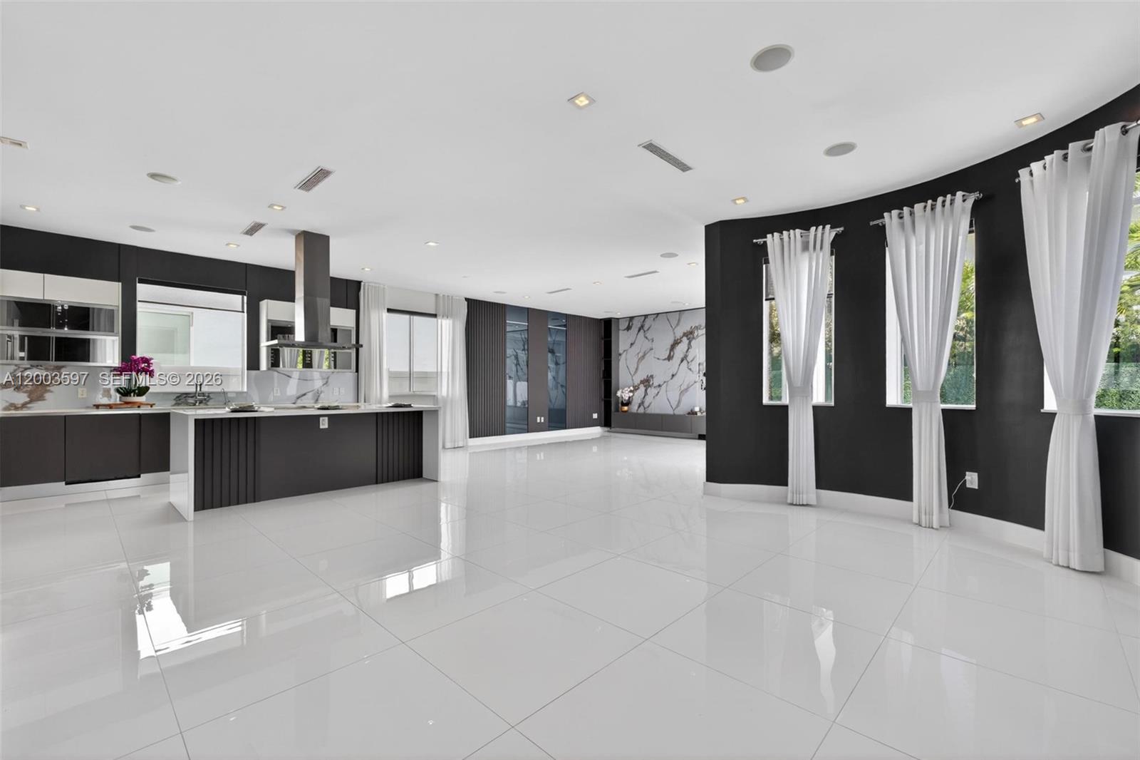 10431 NW 68th Ter, Doral FL 33178
