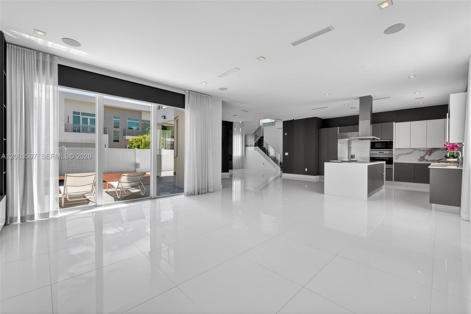 10431 NW 68th Ter, Doral FL 33178