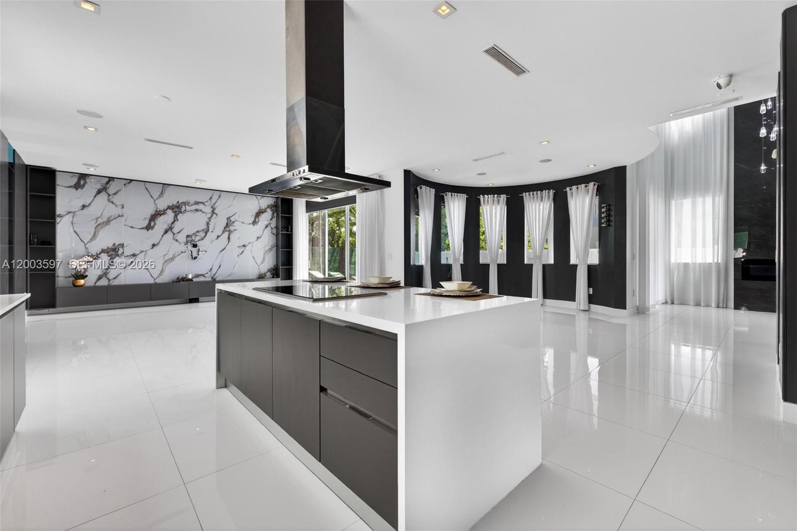 10431 NW 68th Ter, Doral FL 33178