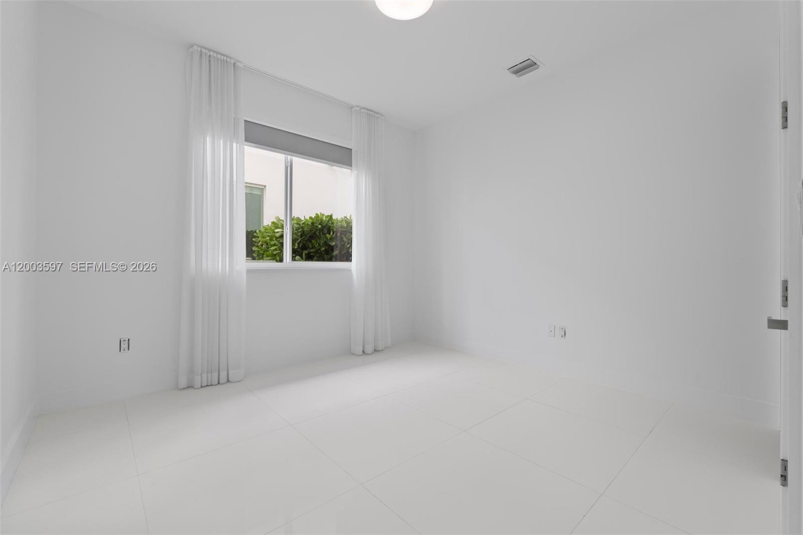 10431 NW 68th Ter, Doral FL 33178