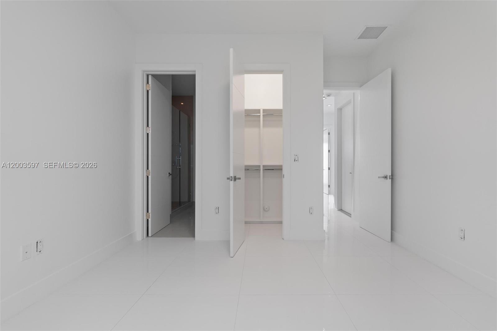 10431 NW 68th Ter, Doral FL 33178