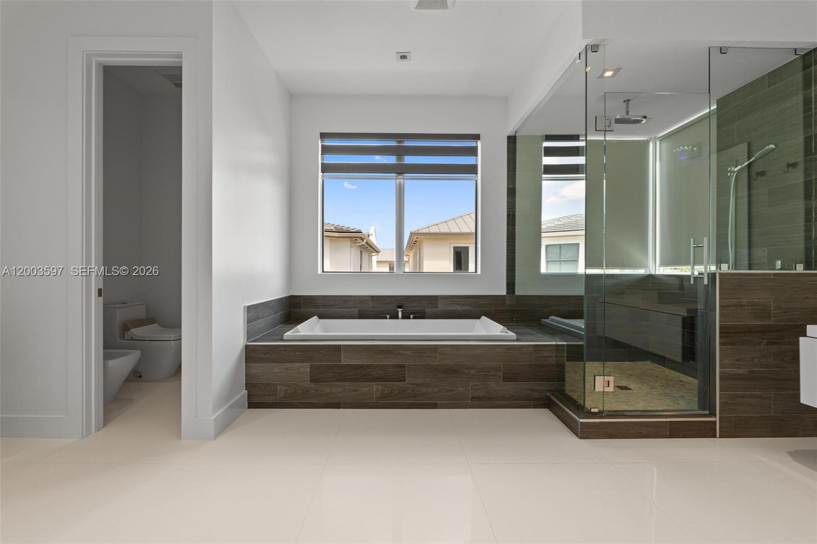 10431 NW 68th Ter, Doral FL 33178