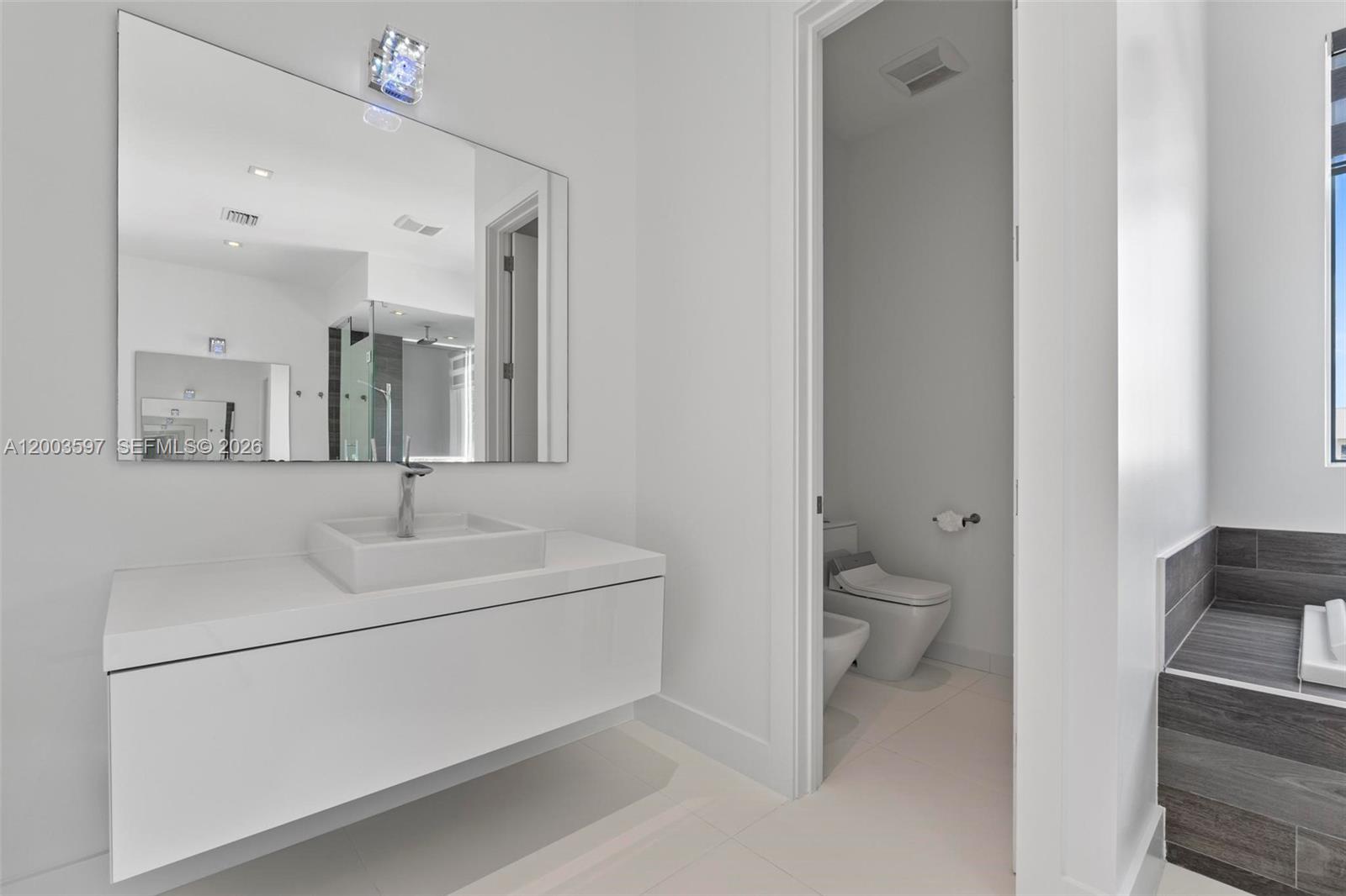 10431 NW 68th Ter, Doral FL 33178