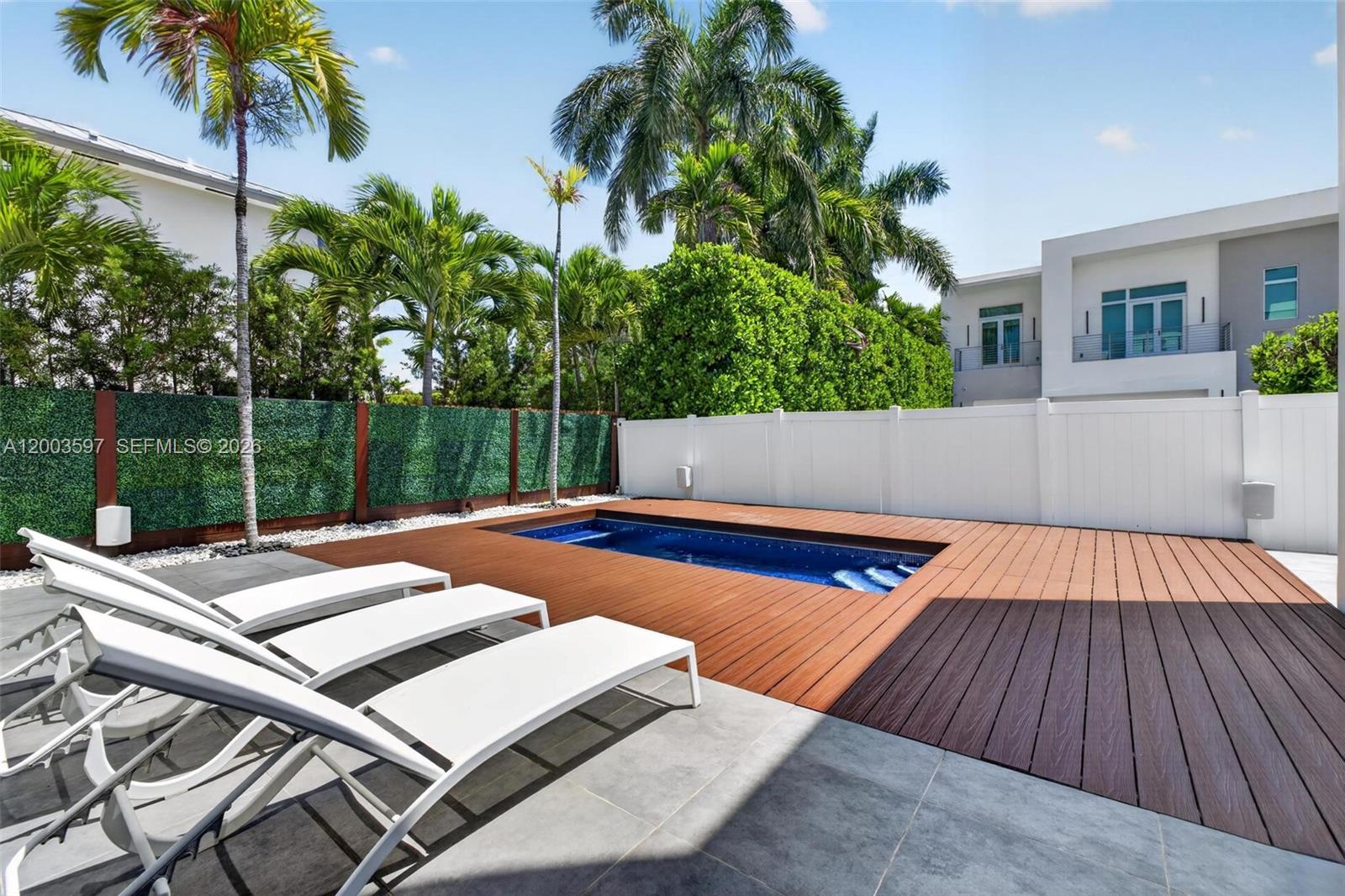 10431 NW 68th Ter, Doral FL 33178