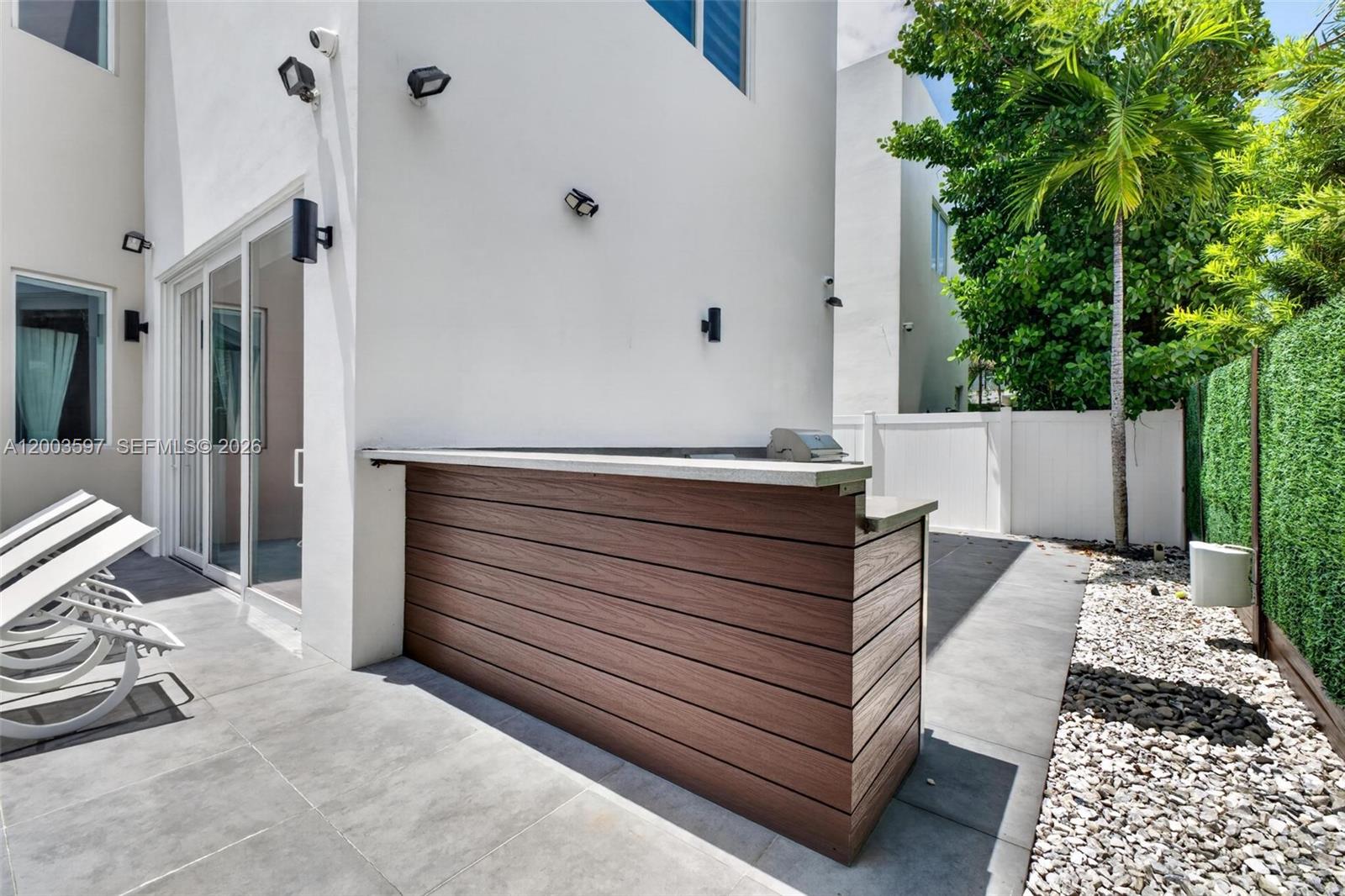 10431 NW 68th Ter, Doral FL 33178