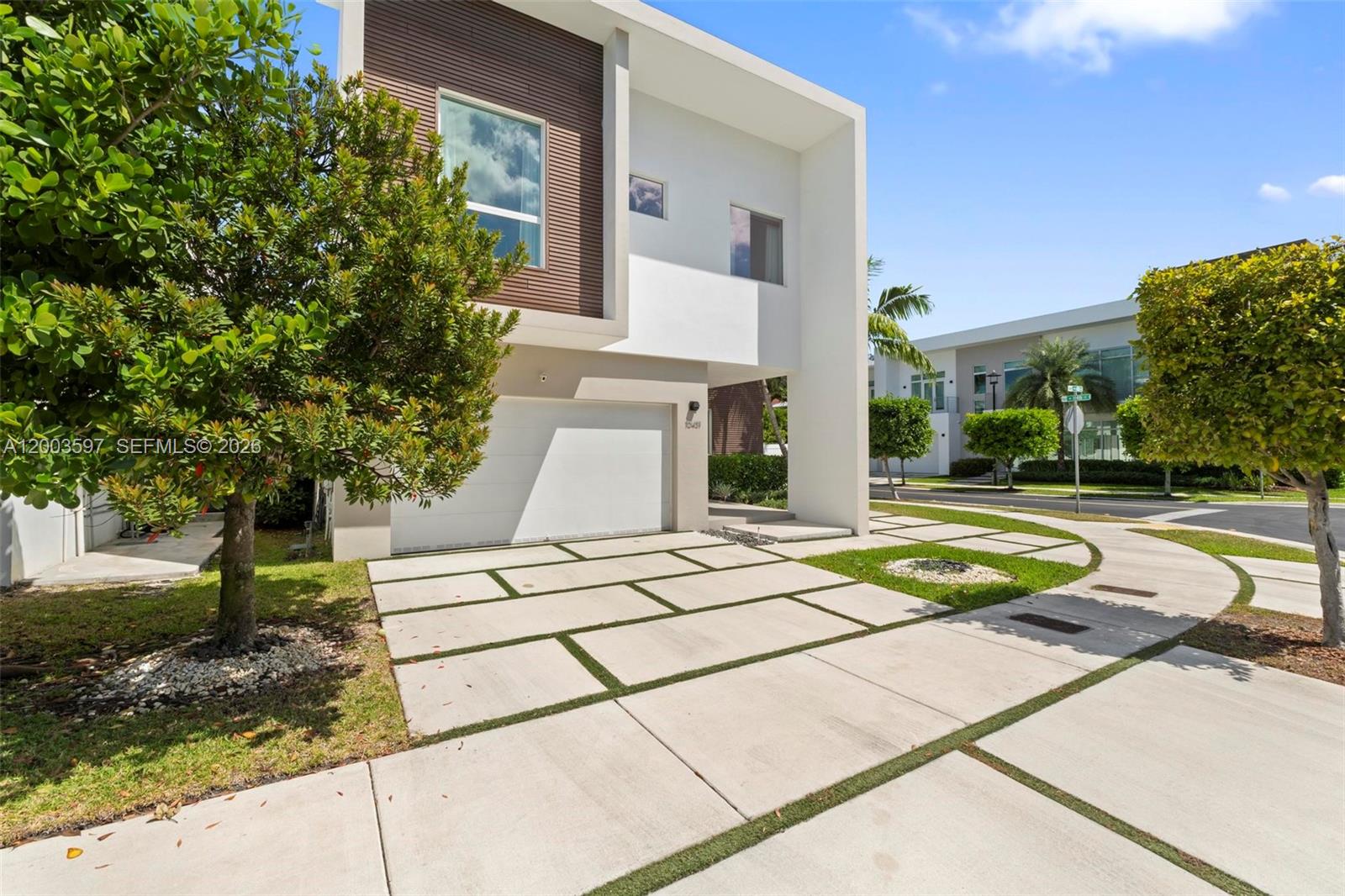 10431 NW 68th Ter, Doral FL 33178