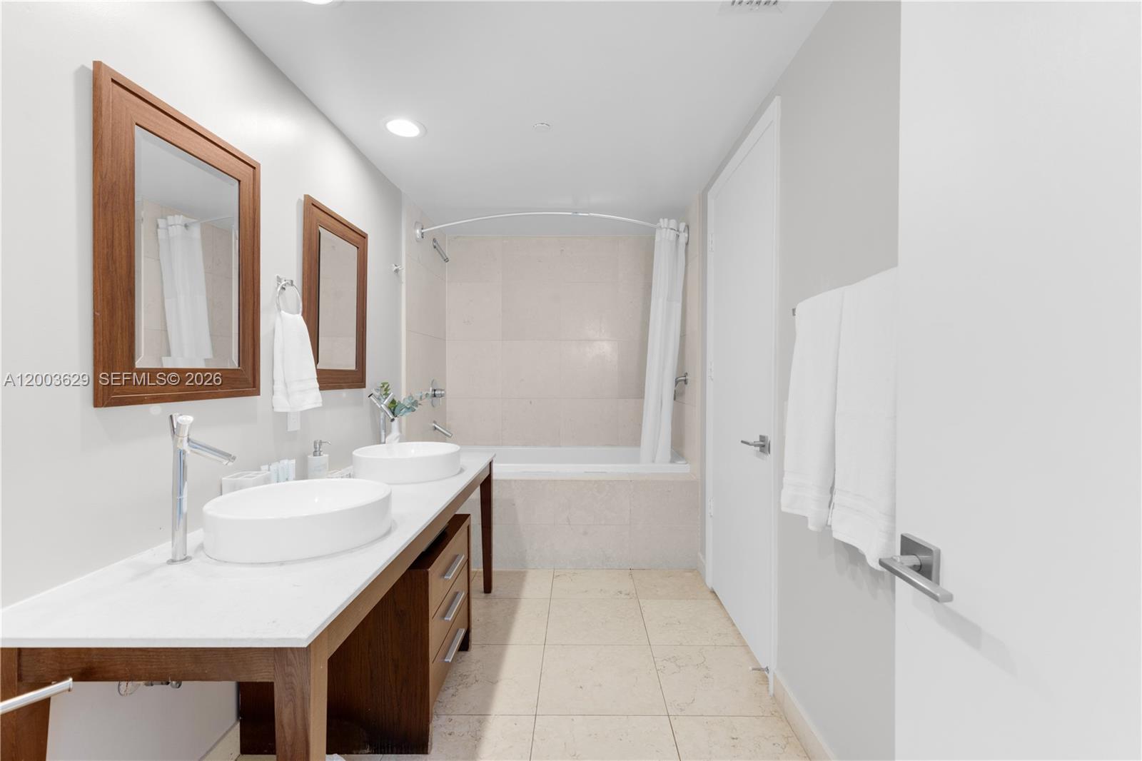 485 Brickell Ave #4501, Miami FL 33131
